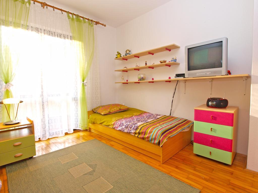 Family Friendly Apartment 946 Pula Extérieur photo
