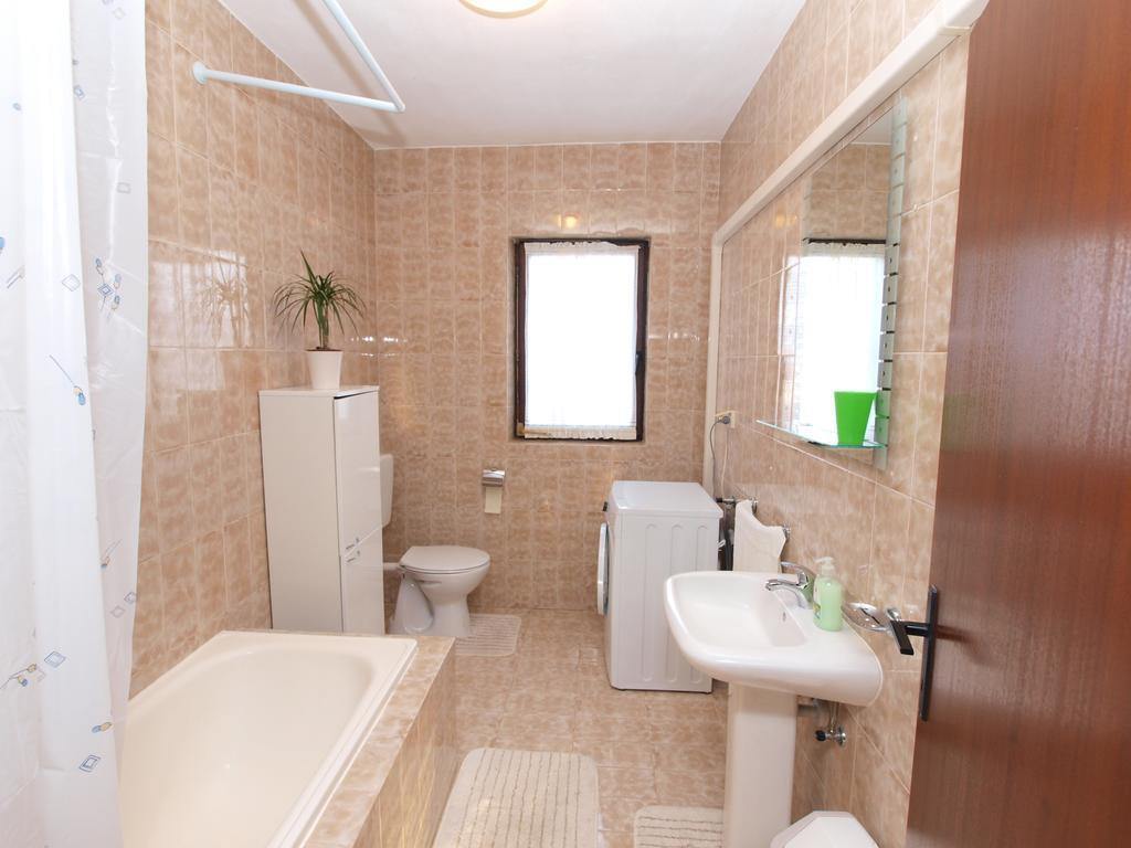 Family Friendly Apartment 946 Pula Extérieur photo